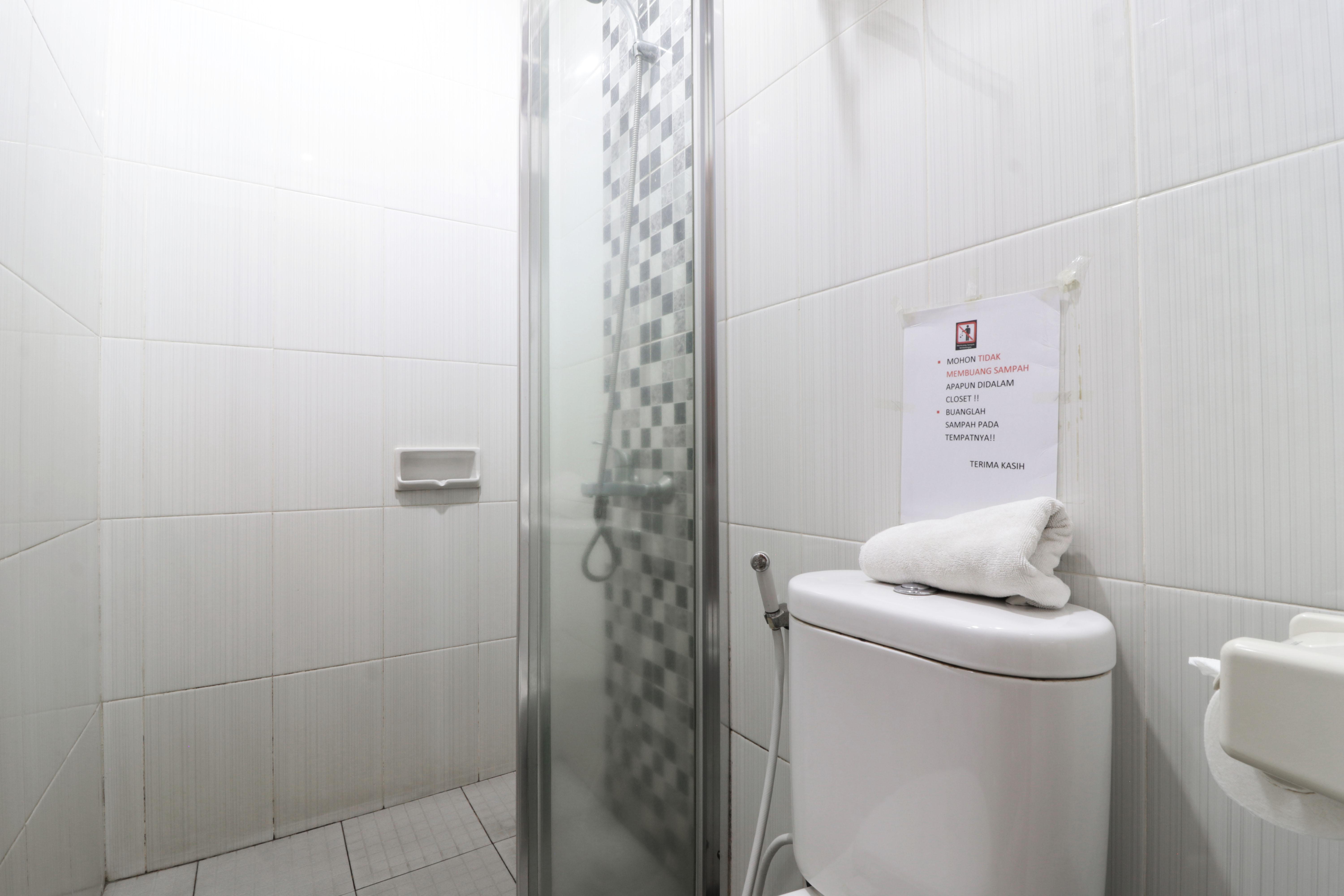 58 Guesthouse Tangerang Pondoklang Buitenkant foto